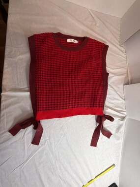 FRAY Red and Burgundy Checkered Knit Sweater Vest Size L